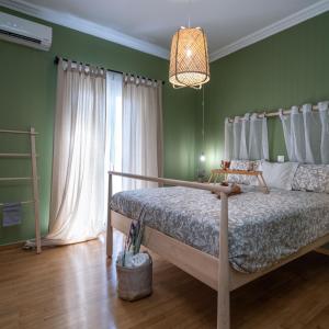 Apartment at the foothills of Acropolis