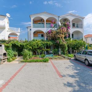 Apartments Zoric