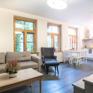 Dream Stay - Bright 2-Bedroom 2-Floor Old Town Apartment