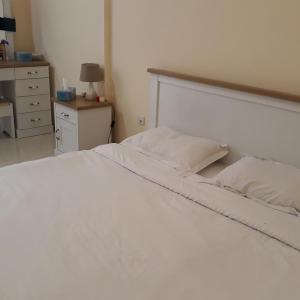Budget Cozy Room