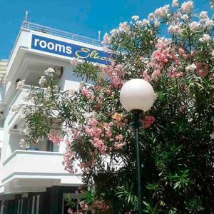 500 Meters from Grate Beach, App 8