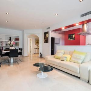 Charming 2 Bedroom Trocadero Arena area