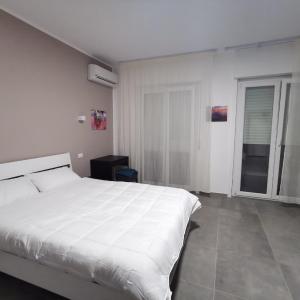 CESARE ROOMS