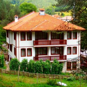 Hotel Mitnitsa and TKZS Biliantsi