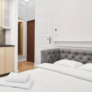 HOUSEHOST Apartment I: Studencka Street