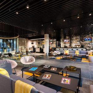 Ola Santiago Providencia, Tapestry Collection by Hilton