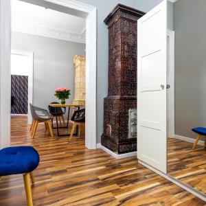 CracWoW Old Town Apartment