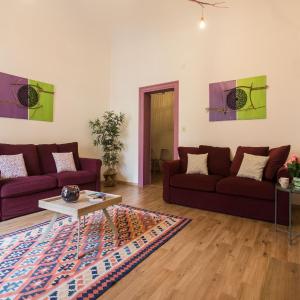 Large apartment near Politeama 2 bathrooms Up to 8 Guests