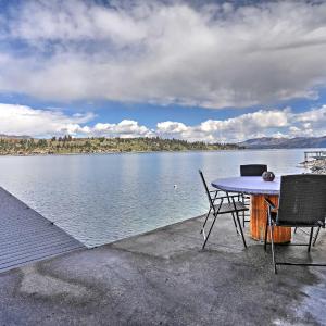 Lake Chelan Home with Kayaks, Dock and Stunning Views!
