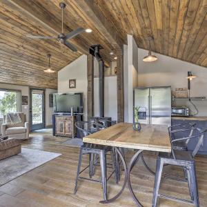 Updated Cabin with Hot Tub about 11 Mi to Winter Park!