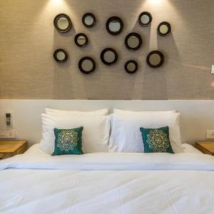Families & Corporates 3-Bed Apt, Fashion Res, Pune