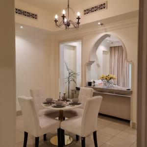 Wonderful Stay in the heart of Dubai Souk AlBahar