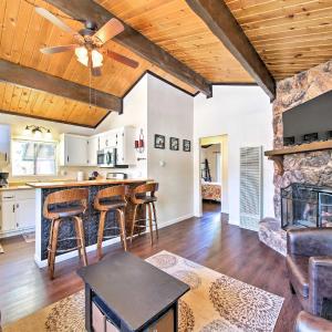 Cozy Cabin w/ Deck & Fireplace in Big Bear!