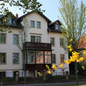 Traumhafte Etagenwohnung in Günderzeitvilla