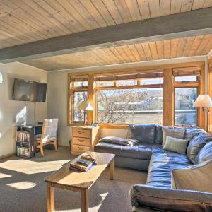 Ski Lovers Studio w/ Easy Pool + Hot Tub Access!