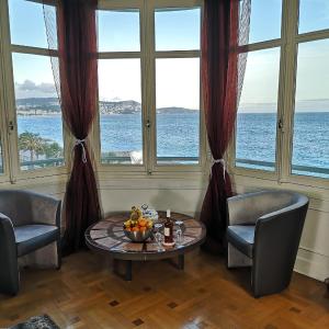 LE MIRAGE, SEA FRONT view, 3 bedrooms, 100m