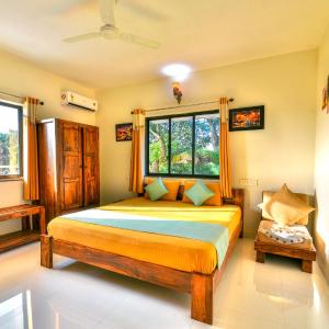 Monarch Suites