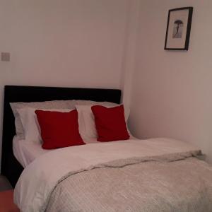 Cosy London holiday Home (Near O2 arena)