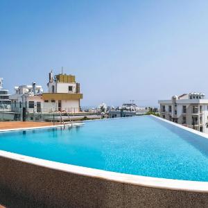 Deluxe Apt w/ Rooftop Pool in The Heart of Kyrenia