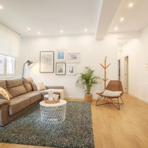 MODERN LOVELY HOUSE GUGGENHEIM