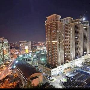 Morgan Suite BGC across5 Venice Canal Mall free Pool gym