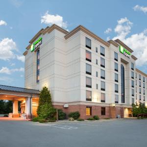 Holiday Inn Express & Suites Bloomington by IHG