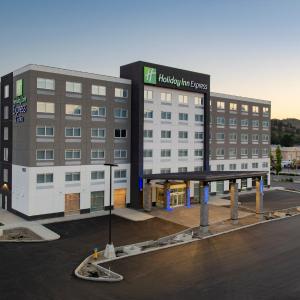 Holiday Inn Express & Suites Kelowna - East by IHG