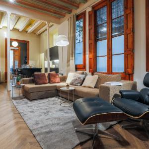 19th -Century Loft, Heart of the Gothic Quarter