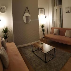 4 Bedrooms, Sleeps 10, Near LFC & EFC