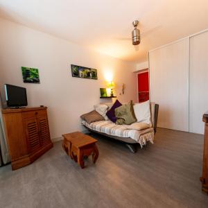 APPARTEMENT VUE SUR LE PORT, centre ville ST GILLES LES BAINS Ile de la réunion