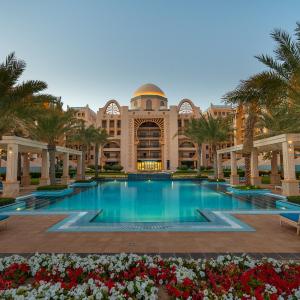 GLOBALSTAY at Palm Jumeirah Beachfront Paradise with Pool and Gym