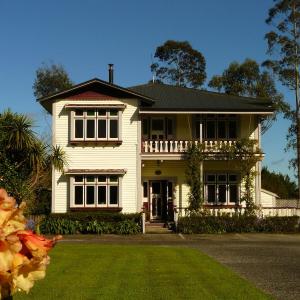 Holly Homestead B&B