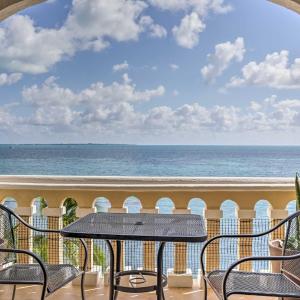 Private Balcony w/ Views: Oceanfront Cancun Condo!