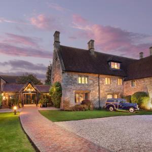 voco Oxford Thames by IHG