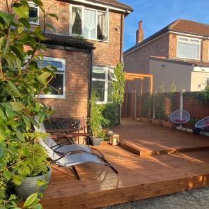 Luxury 5* Home with Secret Garden and Free Parking