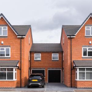 The Birmingham Estate Collective by Prime Stays - Contractor & Group Stays - Secure Parking