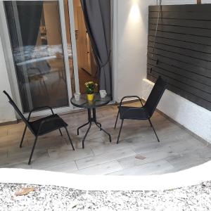 Kolonaki Luxury backyard Studio