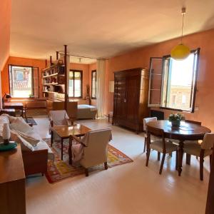 CA' ROMANTICA - BIG APPARTMENT at ACCADEMIA