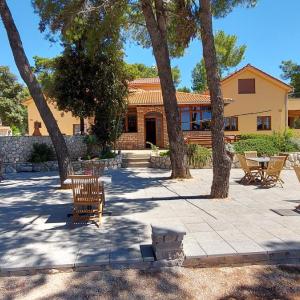 Kandarola Resort