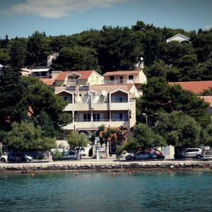 Apartmenthaus Kosirina-Tisno