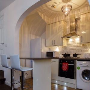 Shaftesbury Apartments