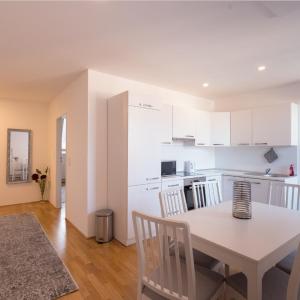 Sunny Penthouse l DG1'14