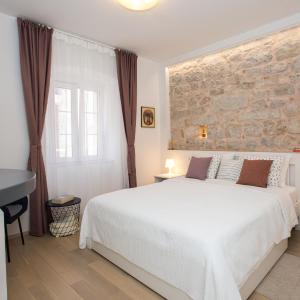 Liberty Town Center Room