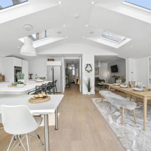 Clarence House-Windsor-Parking-5 bed