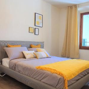 Elegant Yellow Apartment In San Gallo Firenze