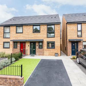 Blackstone Walk - Fabulous Houses with Parking