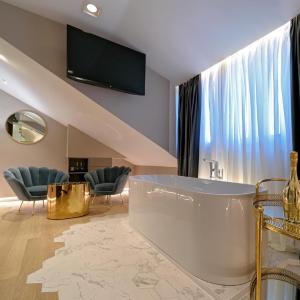 Lumiere Luxury Rooms