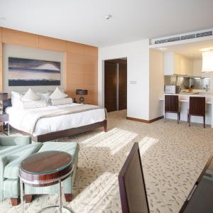 The Address Dubai Mall Cosy & Chic