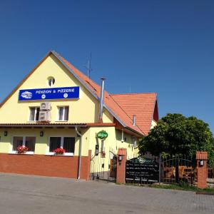 Penzion Kometa - rodinný pobyt u Novomlýnských jezer s komfortem, restaurací a dětskou zónou