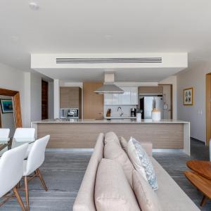 Exclusive apartment- Rooftop pool